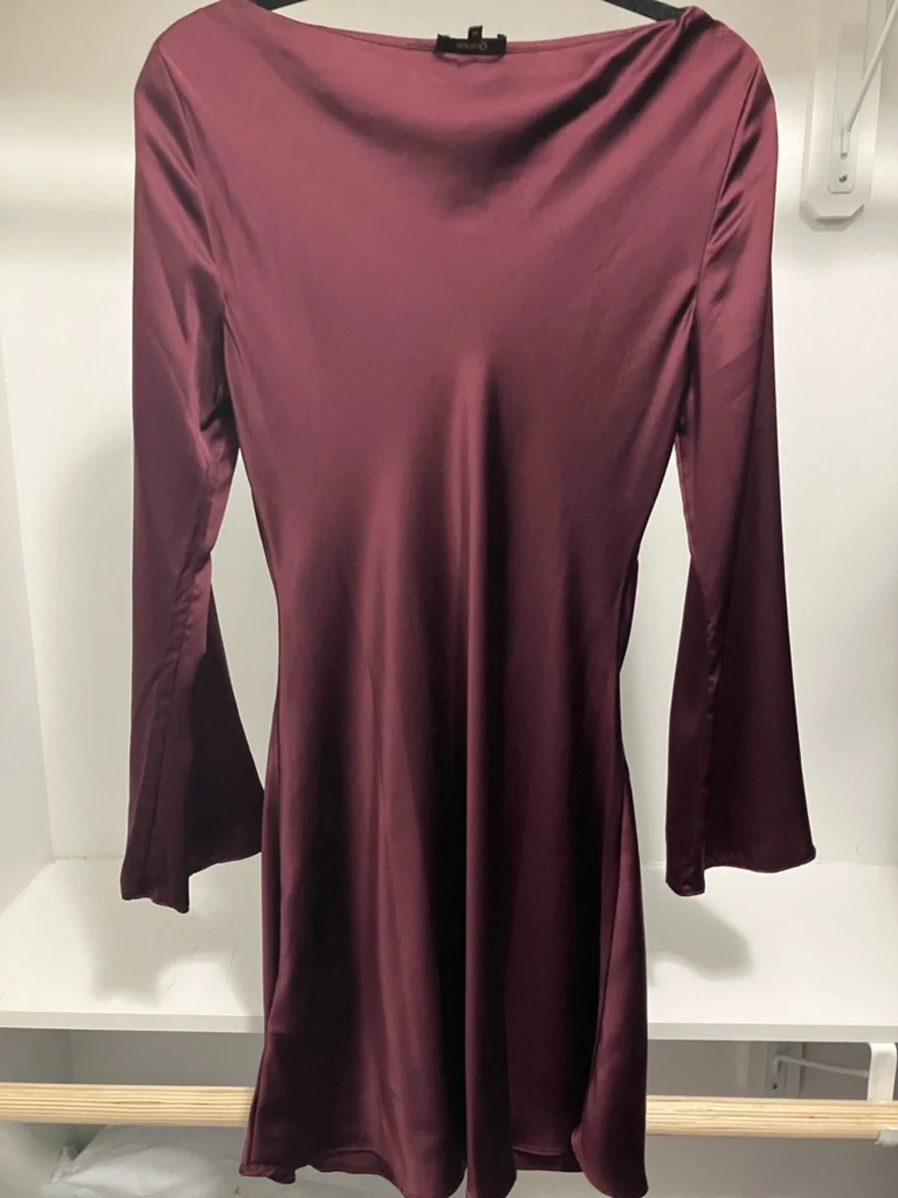 Quince 100% washable silk, long sleeve, mini dress wine, tasting medium - Picture 3 of 7
